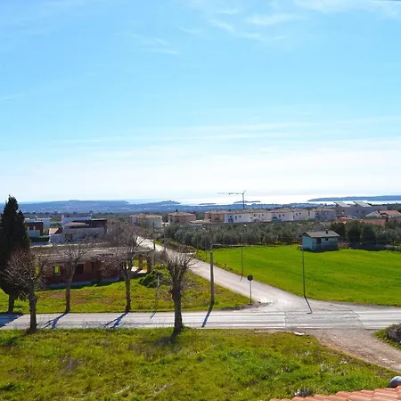 Apartment Family-friendly With Swimming Pool Vodnjan, Fazana - 21040 *